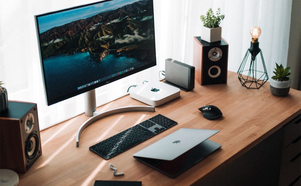 3 minimalist desk setups entry header opt 1